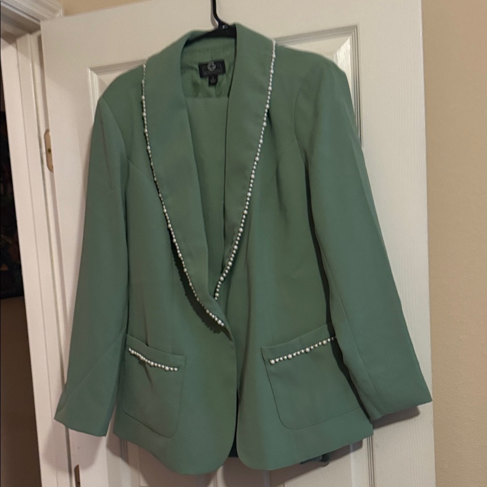 Elegant Green Blazer Pantsuit with Pearl Detailing